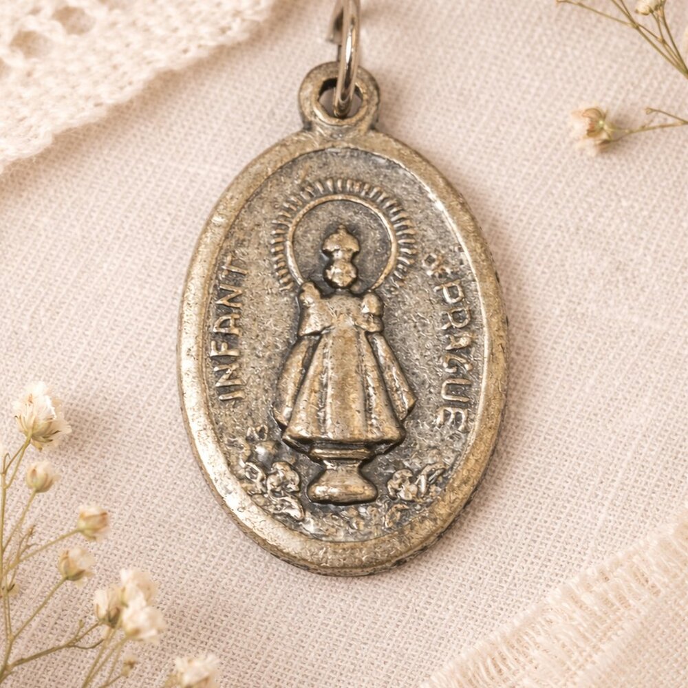 Vintage Infant of Prague Catholic Medal Pendant | Silver Tone (Charm Only)